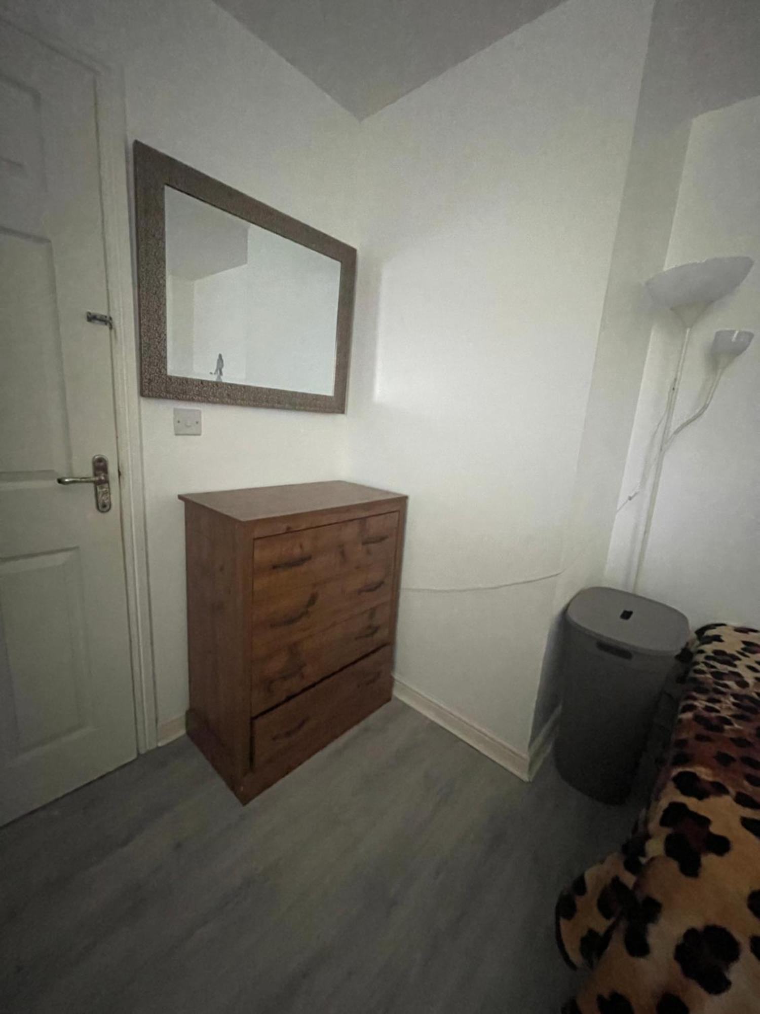 Ulker Apartment Бристол Екстериор снимка