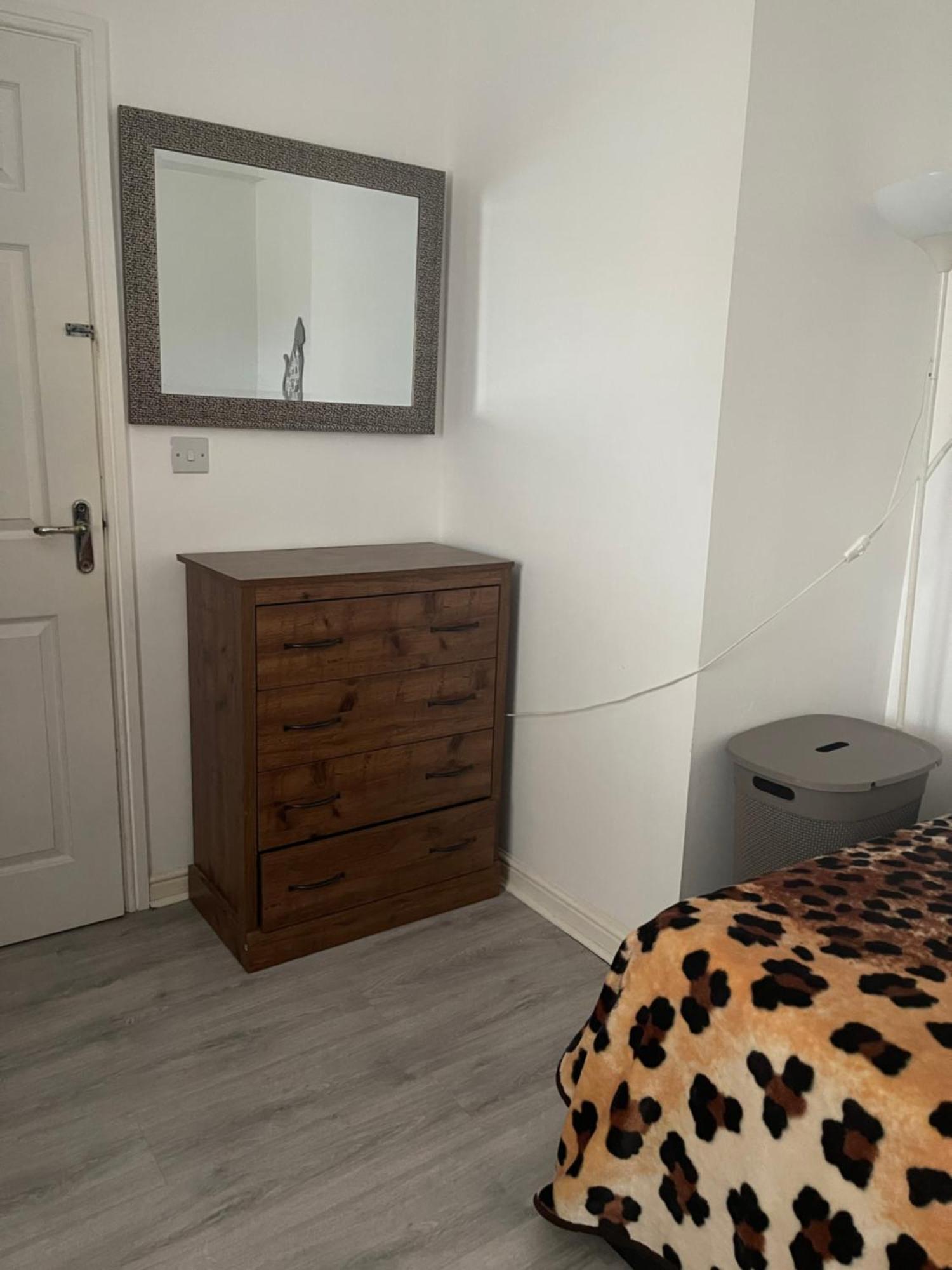 Ulker Apartment Бристол Екстериор снимка